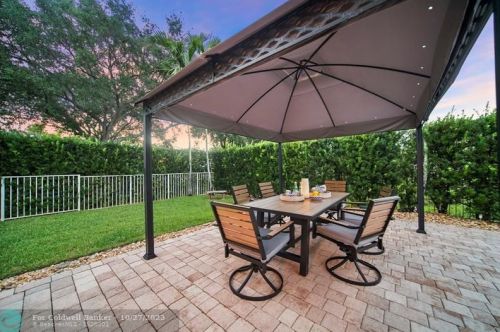 1277 144th Ter, Hollywood FL  33028-2925 exterior