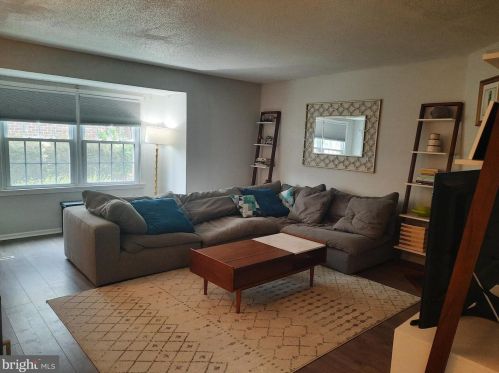 11 Shirley Ln, Trenton, NJ 08610-2416