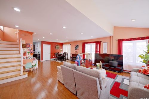 213-11 Murdock Ave, Jamaica, NY 11429-1312