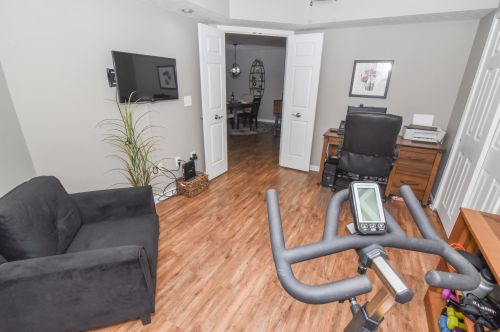 302 Keeneland Dr, Newport KY  41075-4071 exterior