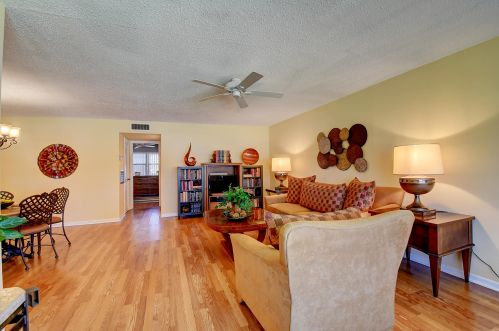1000 Circle Ter, Delray Beach, FL 33445-3053