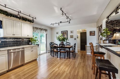 24 Ashland St, Mount Sinai NY  11766-2902 exterior