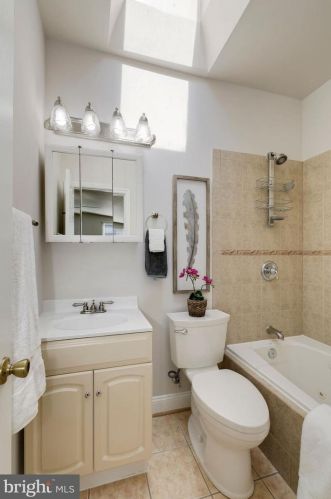 724 Columbia Rd, Washington DC 20001-3802 exterior