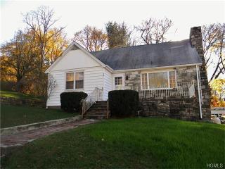 45 Lakeview Ter, Mahopac, NY 10541-1637