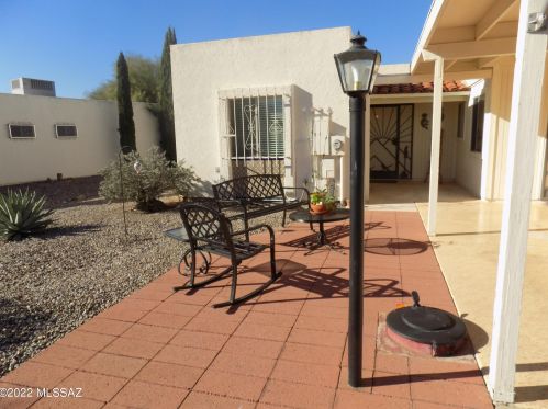 211 Calle Del Lago, Green Valley, AZ 85614-3021