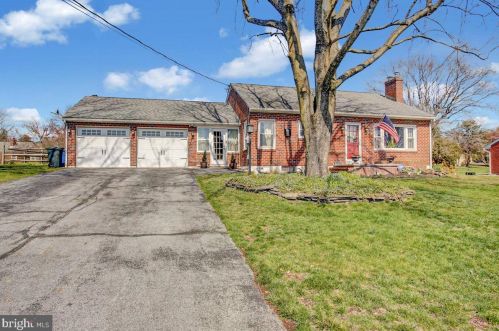 1024 Kercher Ave, Dauberville PA  19533-9389 exterior