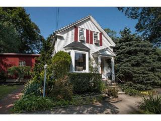 202 5th St, Providence, RI 02906-3760