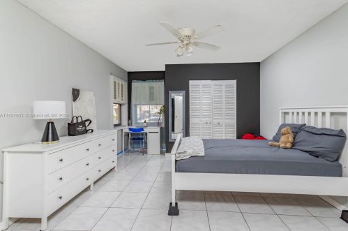 216 9th St, Dania Beach FL  33004-4439 exterior