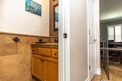 5507 Squire Wells Way, Riverbank CA  95367-9519 exterior