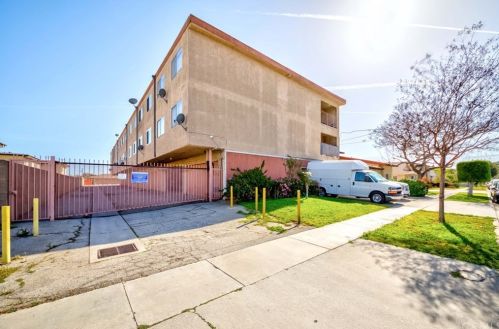 1036 Magnolia Ave, Gardena CA  90247-4145 exterior
