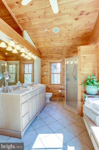 3714 Mountain Rd, Haymarket VA  20169-1739 exterior