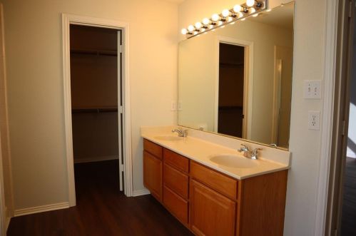 1703 Treasure Cay Dr, Midlothian TX  76063-8537 exterior