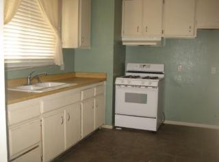 11776 Jacaranda Ave, Hesperia, CA 92345-4947