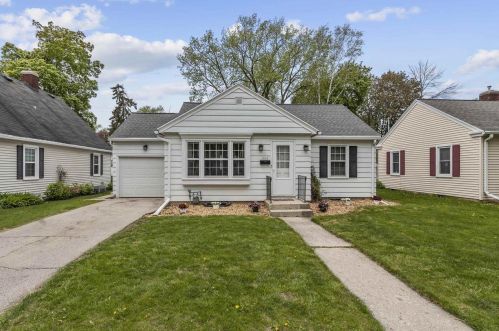 1212 Nicolet Ave, Green Bay, WI 54304-2425