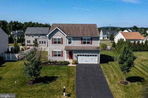 15 Windover Dr, Gilbertsville, PA 19525-9452