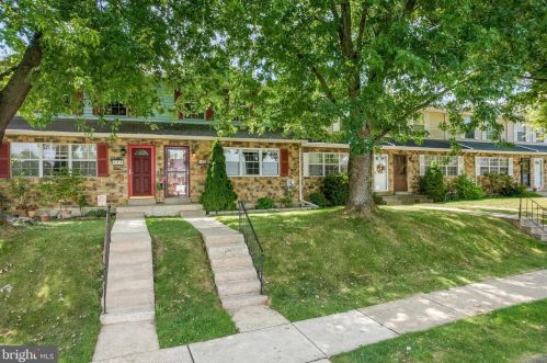 492 Devon Ct, Downingtown PA  19335-4221 exterior