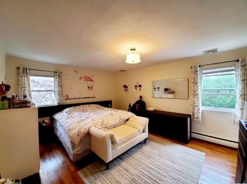 11 Favorite Ln, Muttontown NY  11753-2348 exterior