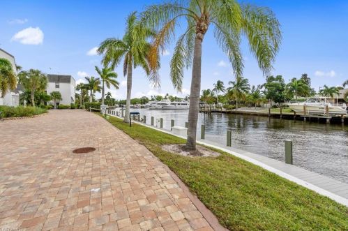 760 Sextant Dr, Sanibel FL  33957-3825 exterior