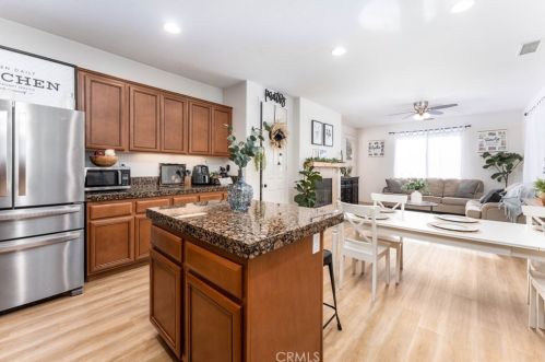 37227 Winged Foot Rd, Beaumont CA  92223-8010 exterior