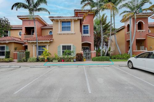 814 143rd Ter, Hollywood, FL 33027-6149