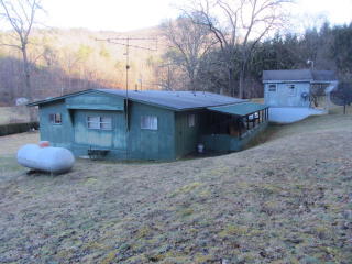 1441 Watauga Rd, Franklin NC  28734-2331 exterior