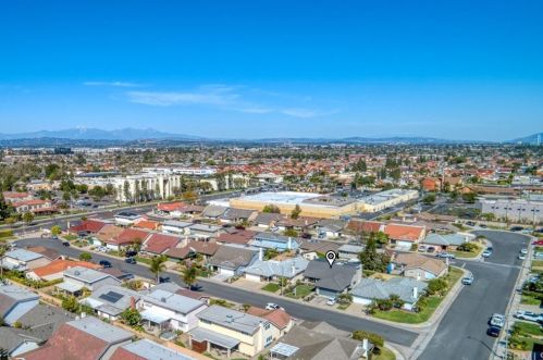8082 Janeen Cir, Buena Park, CA 90623-2032