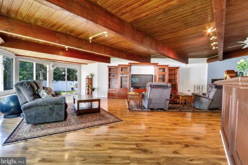 1014 Thomas Ave, Riverton NJ  08077-2321 exterior