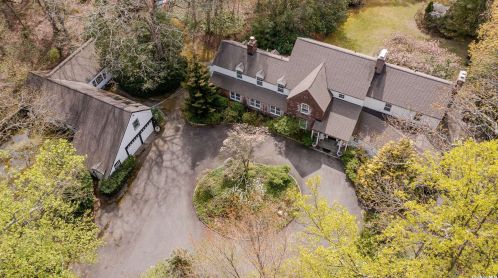 30 Shutter Ln, Muttontown, NY 11771-3304
