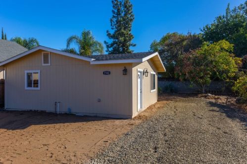 7102 Grape Ave, Winton, CA 95388-9305