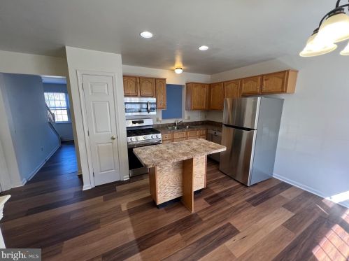33 Queen Ave, West Enola PA  17025-2324 exterior