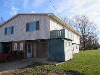 1632 Lloyd Ln, Cedar Falls, IA 50613-6444
