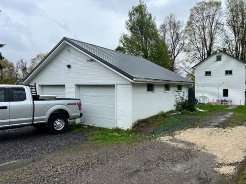 3885 Evergreen Rd, Hermitage, PA 16159-4505