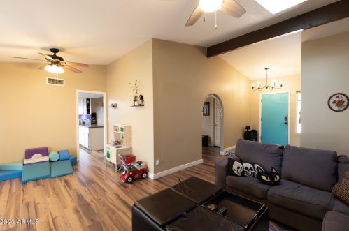 16225 45th Ave, Glendale, AZ 85306-2105