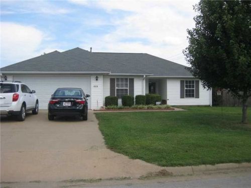 111 Brandon St, Lowell AR  72745-8564 exterior
