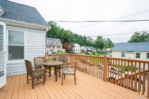 63 Entrance Way, Mahopac NY  10541-1328 exterior