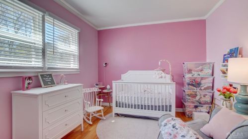 18 Sandalwood Dr, East Brunswick NJ  08816-4047 exterior