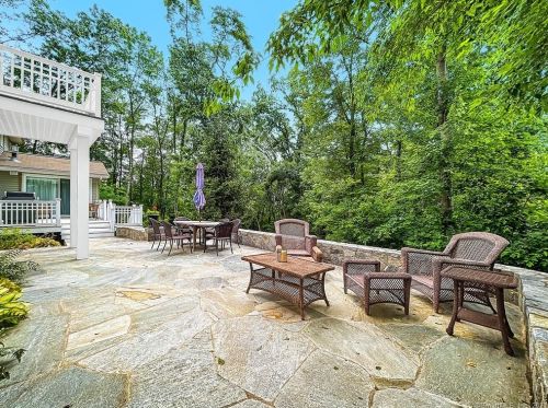 78 Autumn Dr, Wapping, CT 06074-2933