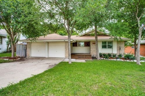 8938 Angleton Pl, Dallas, TX 75243-7102