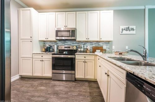 7887 Bristol Cir, Naples FL  34120 exterior