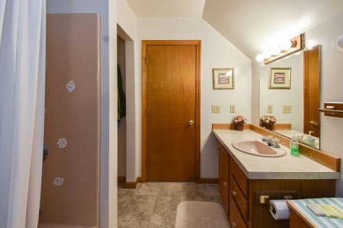 38 Noble St, South Kingstown RI  02882-3941 exterior