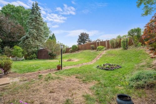 266 Ben Til Dr, Pittsburgh PA  15236-4306 exterior