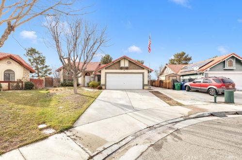 1004 Justin Ct, Lancaster, CA 93535-2910