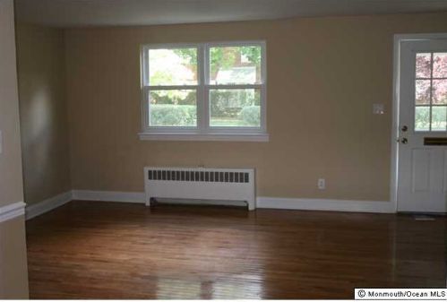 154 Manor Dr, Tinton Falls NJ  07701-2458 exterior