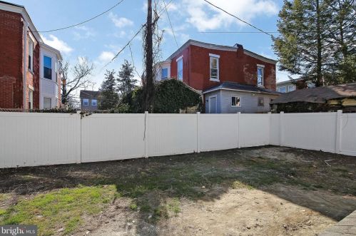 33 Aberdeen Pl, West Deptford NJ  08096-2411 exterior
