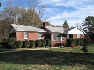 6150 King George Dr, Charlotte NC  28213-6426 exterior