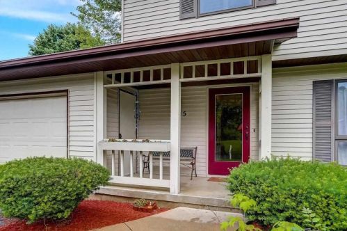 7025 Pagham Dr, Madison, WI 53719-2126