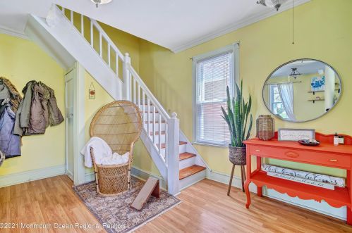 914 Central Ave, Tinton Falls NJ  07712-5735 exterior