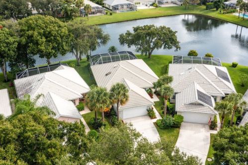 2019 Bedford Dr, West Palm Beach, FL 33403-1129