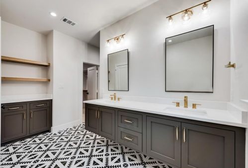 9003 Frst Hl Blvd, Dallas TX 75218-3633 exterior