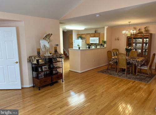 203 Pt Ct, Lawrence Township NJ  08648-2859 exterior